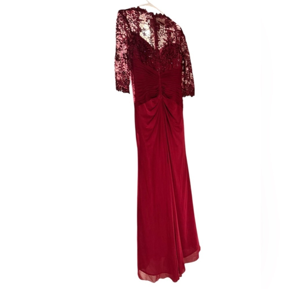 Elegant wine red Lace Evening dress NWT SIZE 8 pit to pit 14in length 48in - Picture 2 of 7